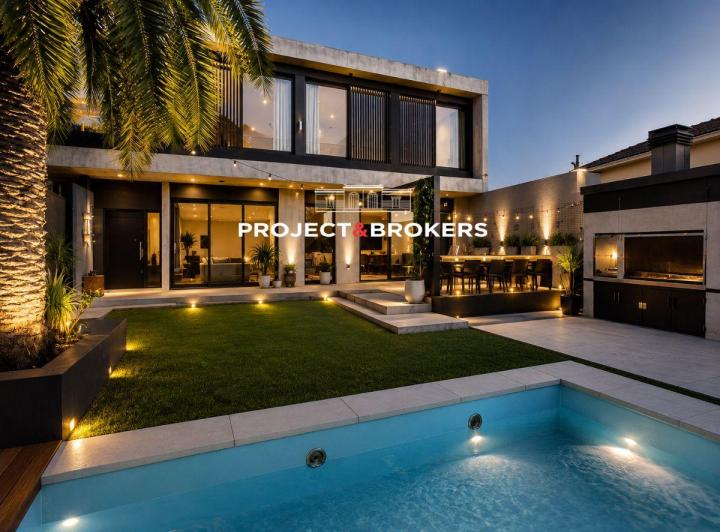 Casa · 160m² · 5 Ambientes · 2 Cocheras