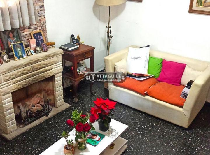 Casa · 130m² · 5 Ambientes · 3 Cocheras