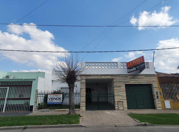 Casa · 150m² · 4 Ambientes · 1 Cochera