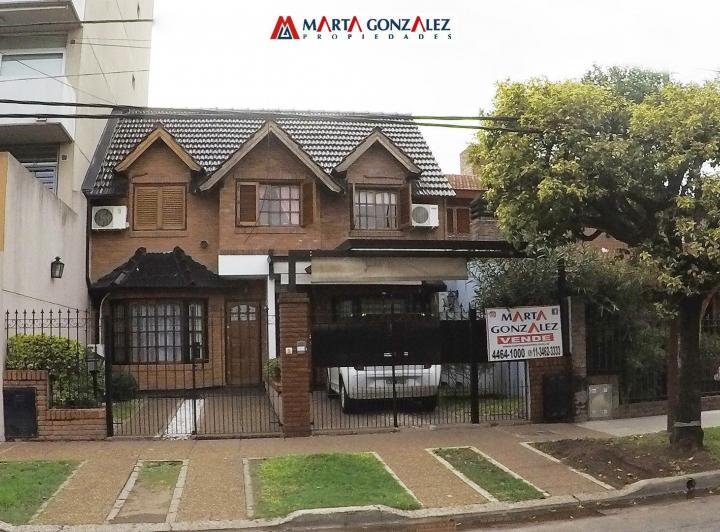 Casa · 130m² · 4 Ambientes · 1 Cochera