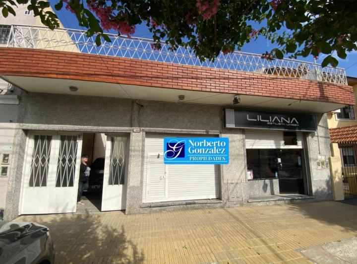 Casa · 180m² · 4 Ambientes · 2 Cocheras