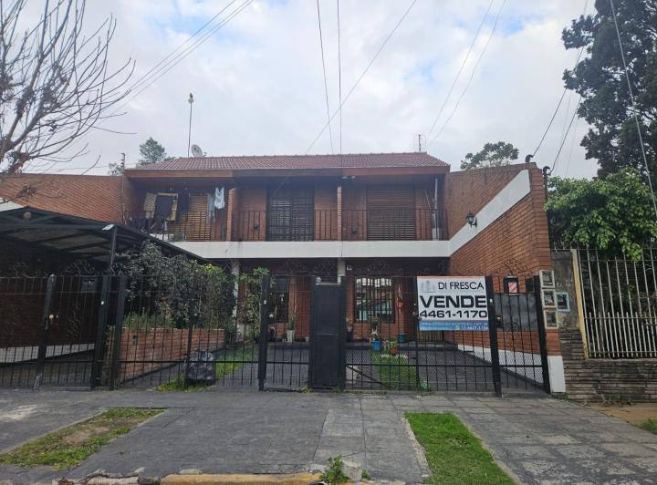 Casa · 65m² · 3 Ambientes · 2 Cocheras