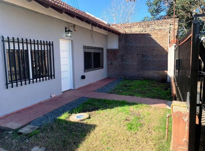 Casa · 75m² · 3 Ambientes · 3 Cocheras