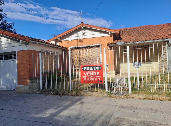 Casa · 130m² · 3 Ambientes · 2 Cocheras