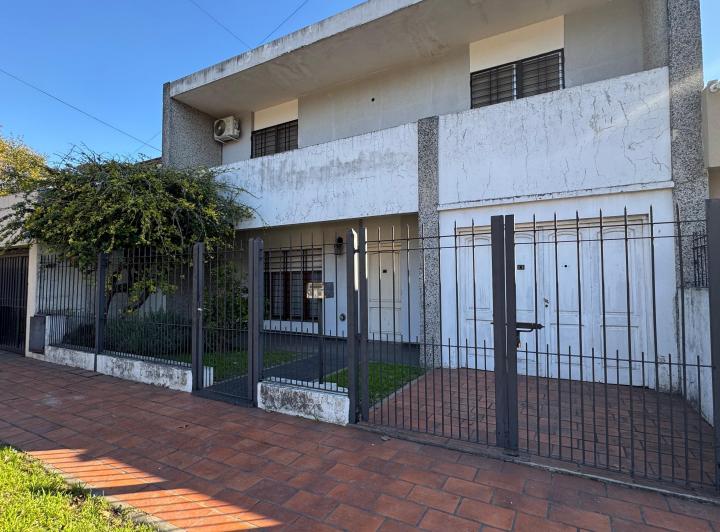 Casa · 157m² · 5 Ambientes · 1 Cochera