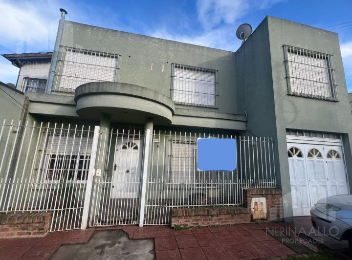 Casa · 150m² · 7 Ambientes · 3 Cocheras