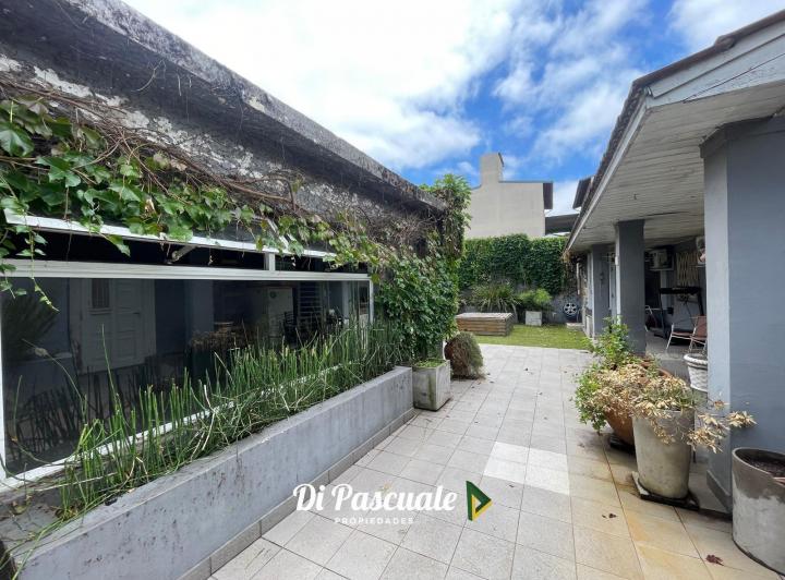 Casa · 169m² · 4 Ambientes · 1 Cochera
