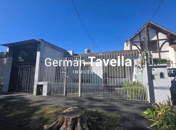 Casa · 300m² · 6 Ambientes · 3 Cocheras