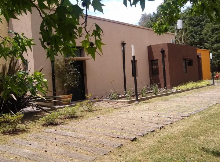 Casa · 265m² · 3 Dormitorios · 3 Cocheras