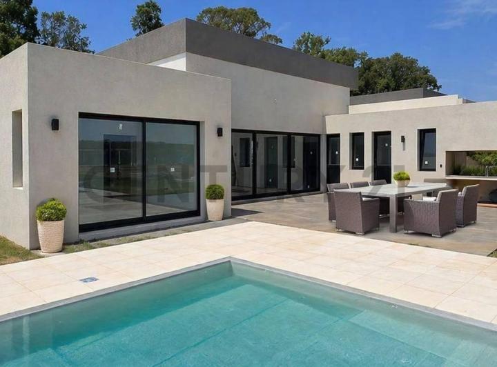 Casa · 170m² · 4 Ambientes · 1 Cochera