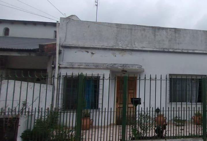 Casa · 350m² · 3 Ambientes · 1 Cochera