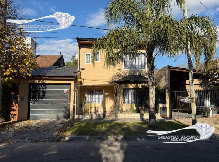 Casa · 160m² · 4 Ambientes · 4 Cocheras