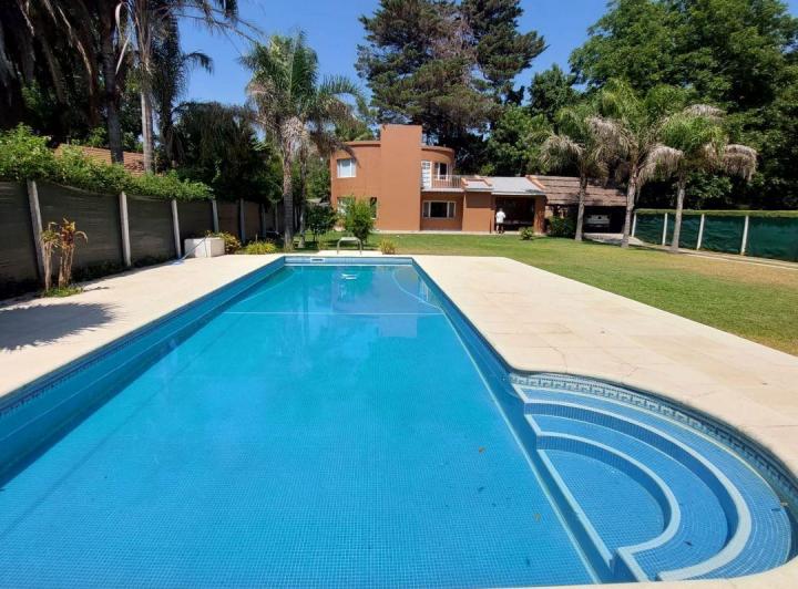 Casa · 137m² · 3 Ambientes · 2 Cocheras