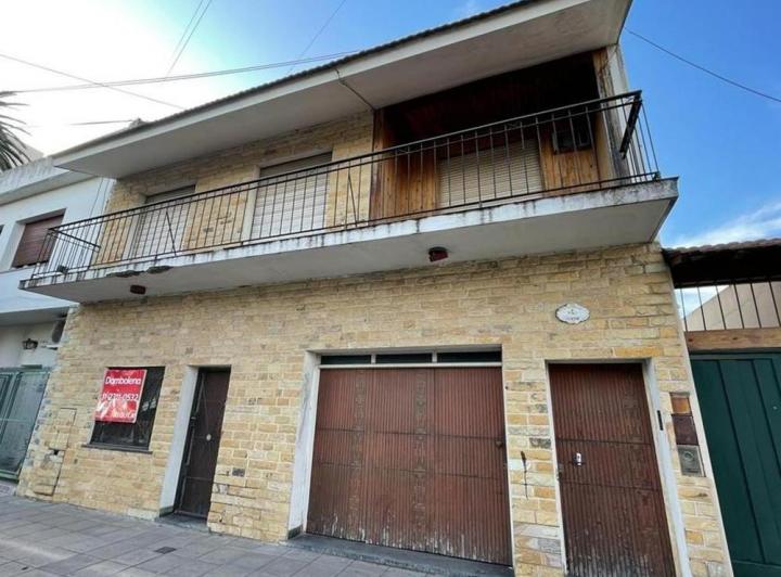 Casa · 195m² · 4 Ambientes · 1 Cochera
