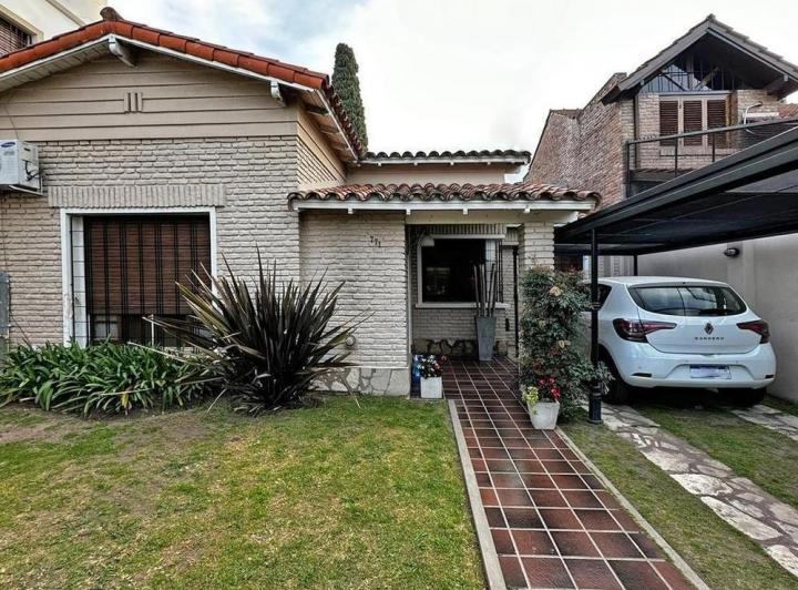 Casa · 110m² · 4 Ambientes · 2 Cocheras