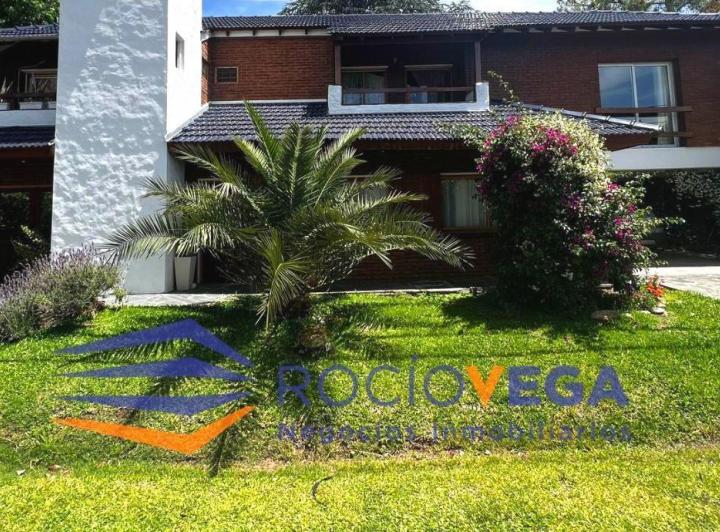 Casa · 180m² · 6 Ambientes · 2 Cocheras