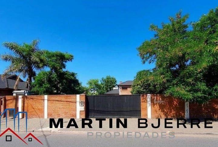 Casa · 220m² · 3 Ambientes · 10 Cocheras