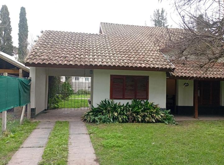 Casa · 180m² · 5 Ambientes · 2 Cocheras