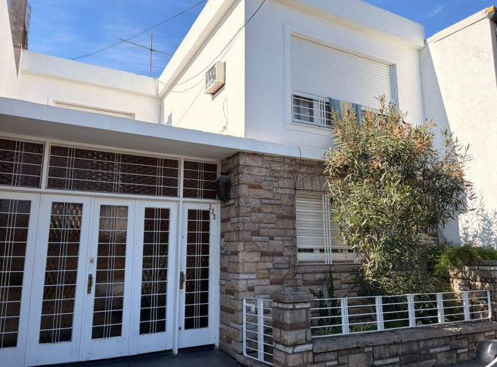 Casa · 110m² · 5 Ambientes · 2 Cocheras