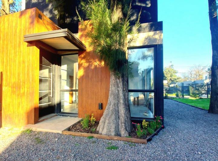 Casa · 131m² · 4 Ambientes · 2 Cocheras