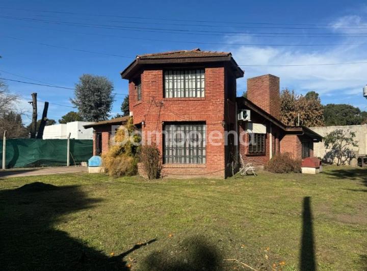 Casa · 130m² · 4 Ambientes · 1 Cochera