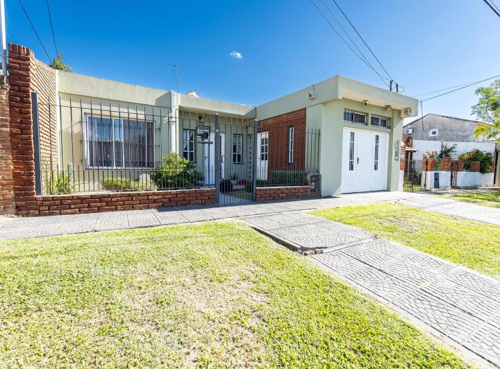Casa · 168m² · 4 Ambientes · 2 Cocheras
