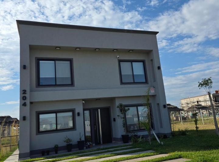 Casa · 128m² · 5 Ambientes