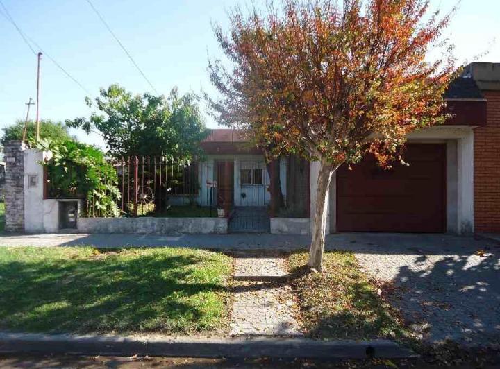 Casa · 200m² · 5 Ambientes · 1 Cochera