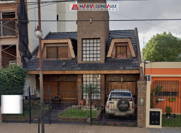 Casa · 280m² · 5 Ambientes · 1 Cochera