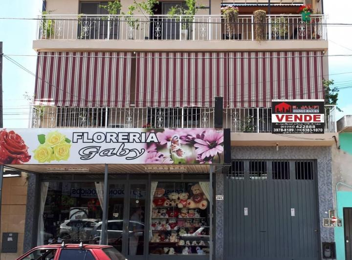 Casa · 260m² · 10 Ambientes · 3 Cocheras