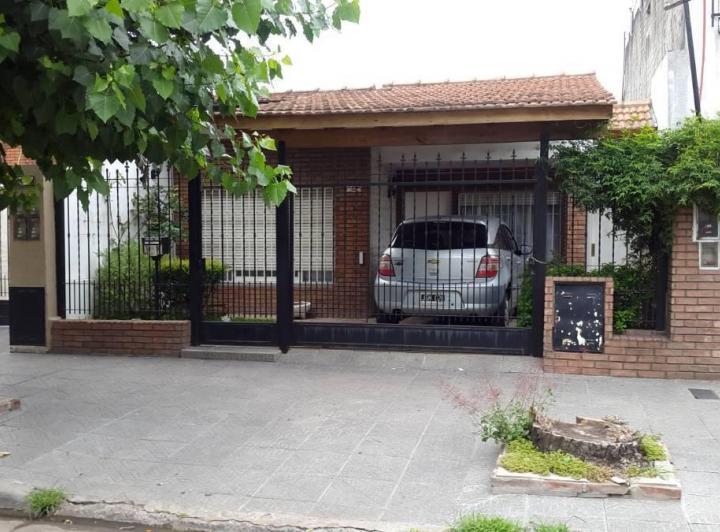 Casa · 272m² · 4 Ambientes · 1 Cochera