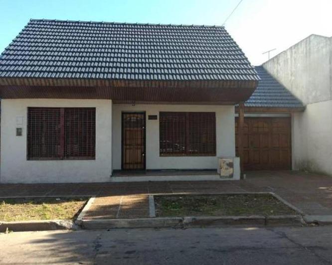 Casa · 120m² · 3 Ambientes · 3 Cocheras