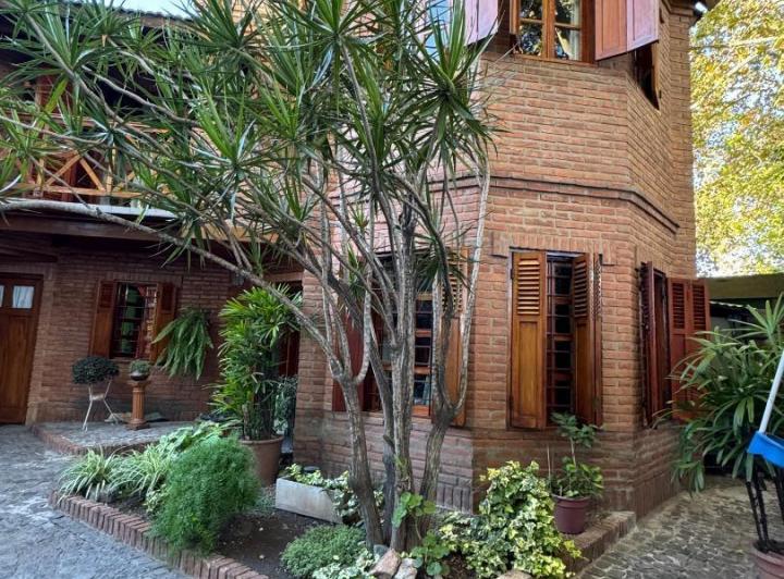 Casa · 100m² · 3 Ambientes · 1 Cochera
