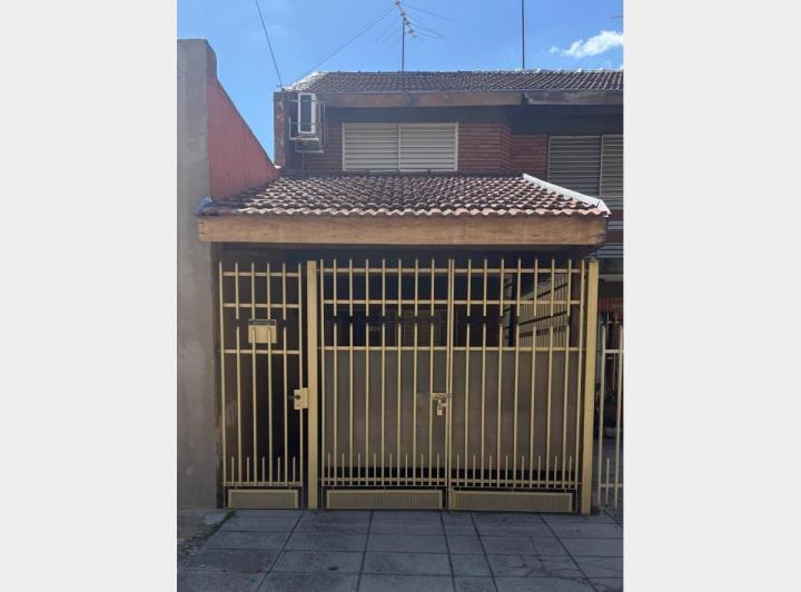 Casa · 80m² · 3 Ambientes · 1 Cochera