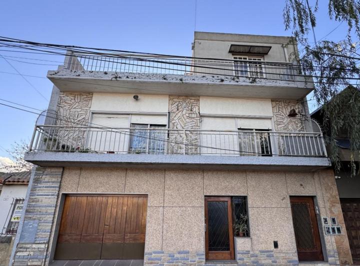 Casa · 294m² · 3 Ambientes · 1 Cochera