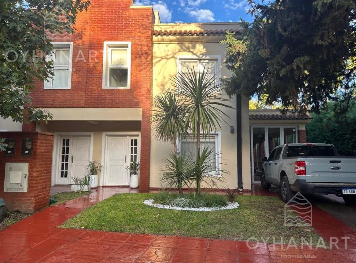 Casa · 94m² · 3 Ambientes · 1 Cochera