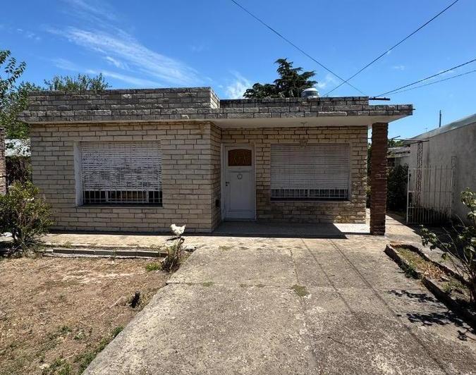Casa · 100m² · 3 Ambientes · 2 Cocheras