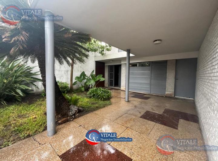 Casa · 170m² · 5 Ambientes · 1 Cochera