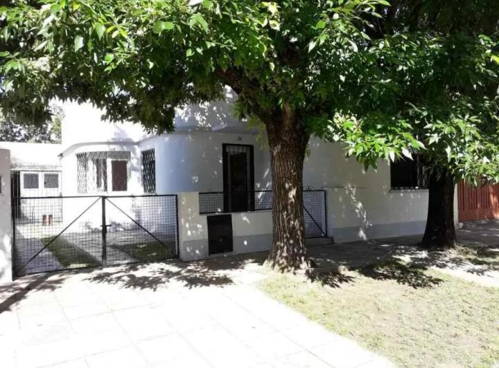Casa · 103m² · 4 Ambientes · 1 Cochera