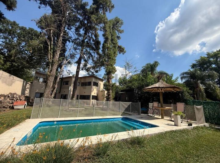 Casa · 197m² · 4 Ambientes · 2 Cocheras