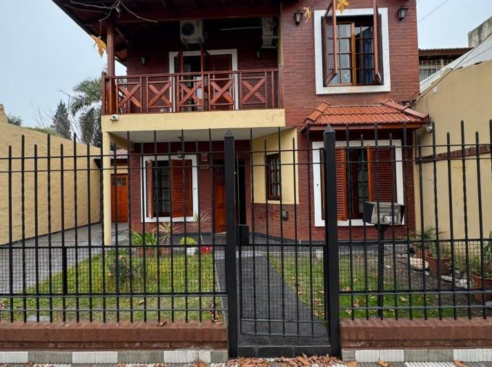 Casa · 200m² · 5 Ambientes
