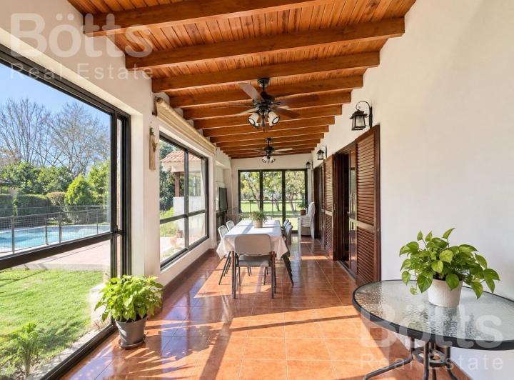 Casa · 120m² · 5 Ambientes · 2 Cocheras