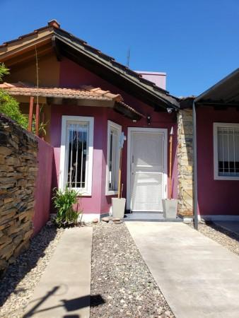 Casa · 150m² · 3 Ambientes · 2 Cocheras