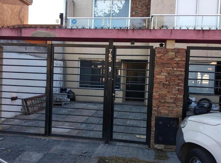 Casa · 100m² · 3 Ambientes · 1 Cochera