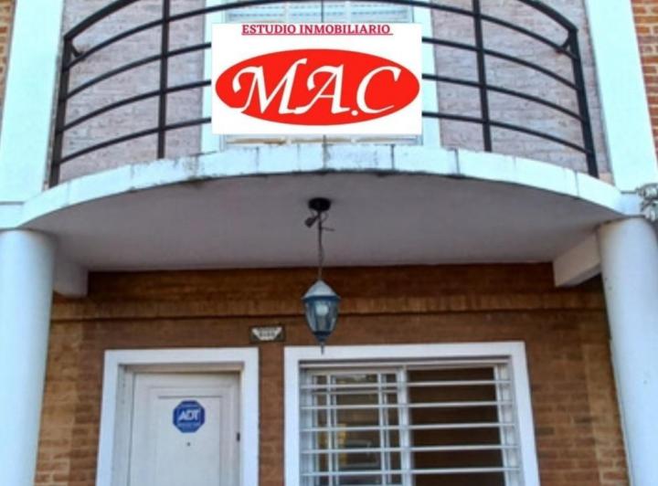 Casa · 70m² · 4 Ambientes · 1 Cochera