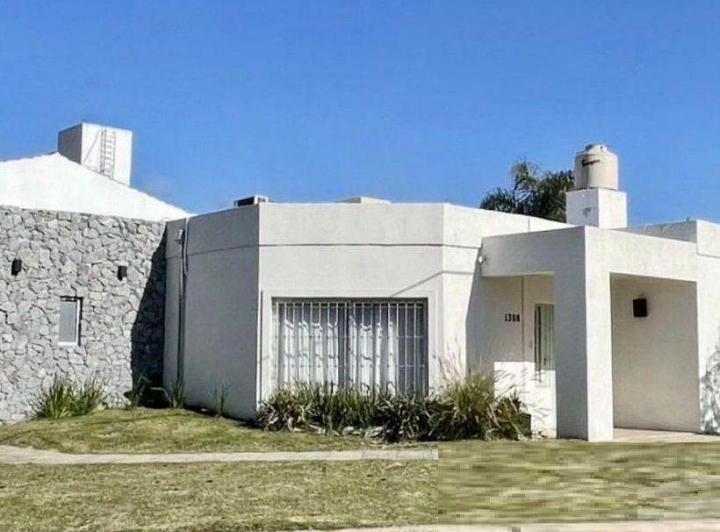 Casa · 160m² · 4 Ambientes · 1 Cochera
