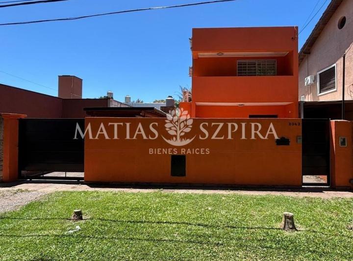 Casa · 202m² · 5 Ambientes · 2 Cocheras