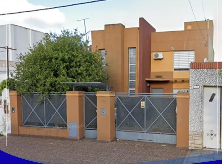 Casa · 235m² · 5 Ambientes · 2 Cocheras