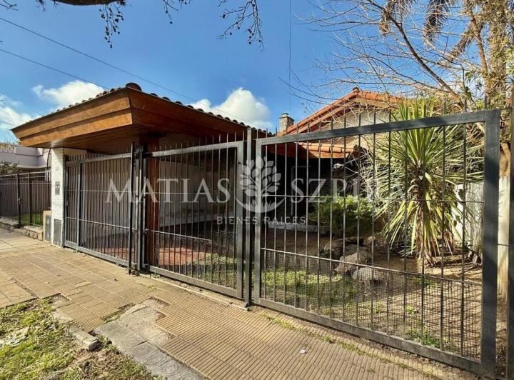 Casa · 250m² · 5 Ambientes · 1 Cochera