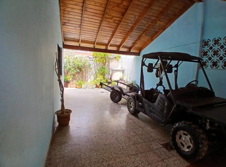 Casa · 195m² · 5 Ambientes · 2 Cocheras